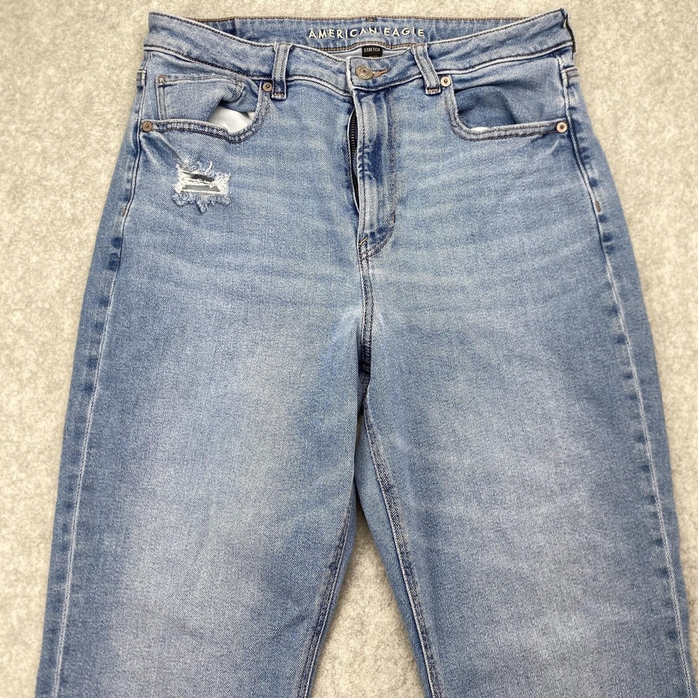 American Eagle Outfitters Womens Mom Jean 12 Short Light Blue Distressed Stretch